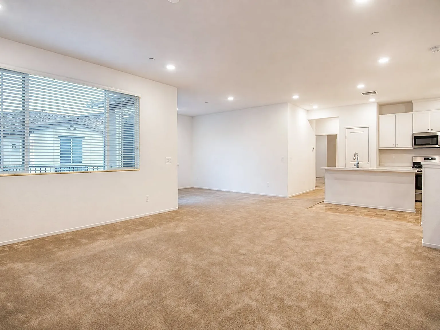 2 bed, 1311 sqft, $3,000 — Photo 2