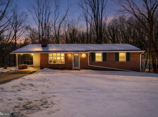 5236 Ampthill Dr, Alexandria, VA 22312