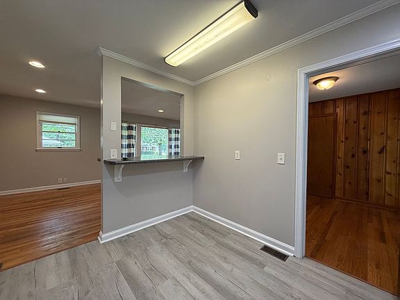 5th image of 117 Benton Dr NW