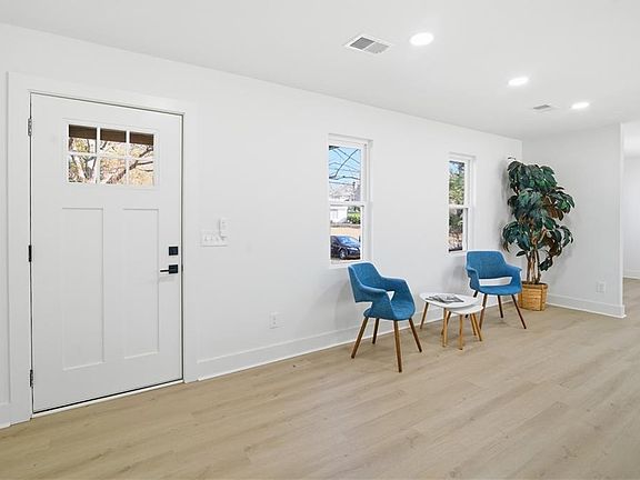 3rd image of 3901 Ebenezer Rd