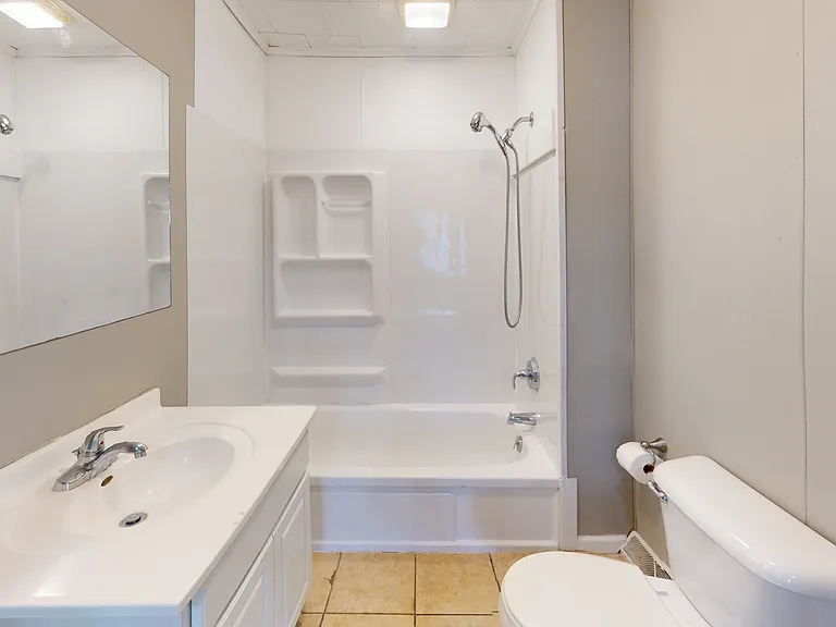 1303 Hemlock Ave — Photo 5