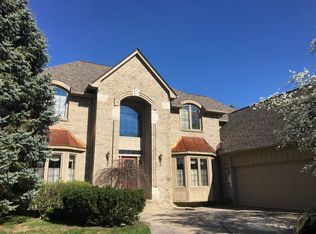1352 Whitehouse Ct, Rochester Hills, MI 48306