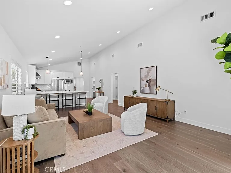 827 N Lamer St — Photo 15