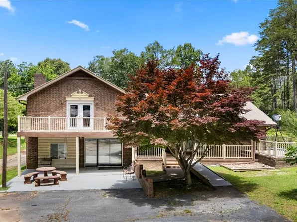 404 Simpson St, Westminster, SC 29693