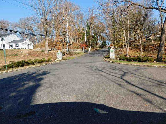 3rd image of 1 Fiddlers Green Dr