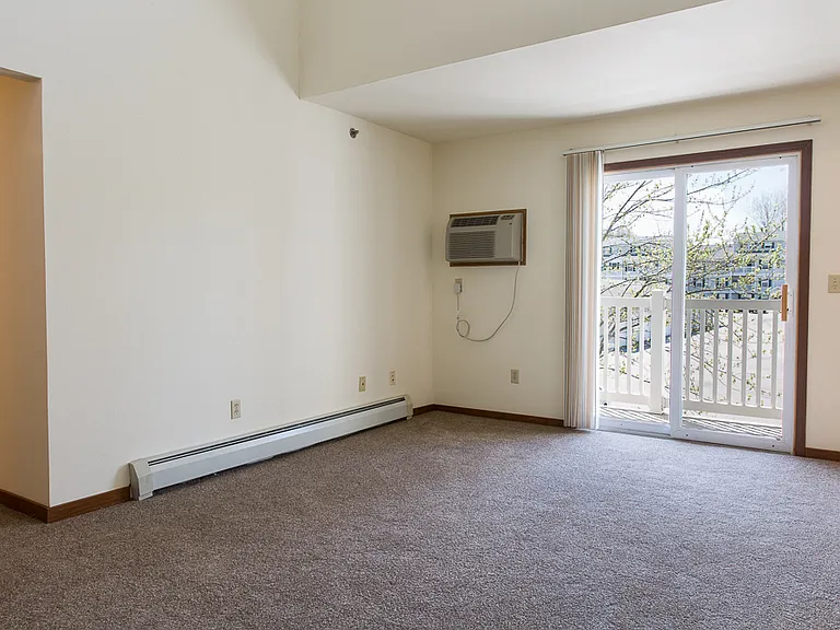 York Creek Apartments — Photo 31