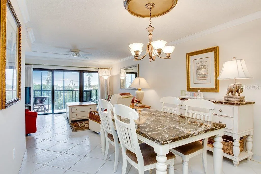1 bed, 1.5 bath, 813 sqft, $2,975 — Photo 2