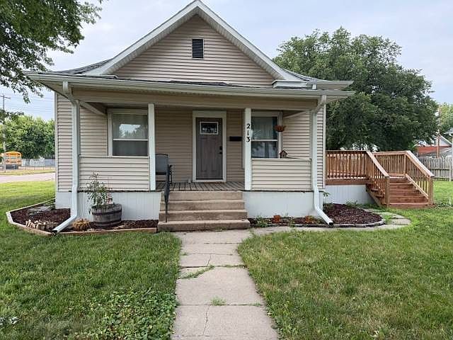 1st image of 213 M St