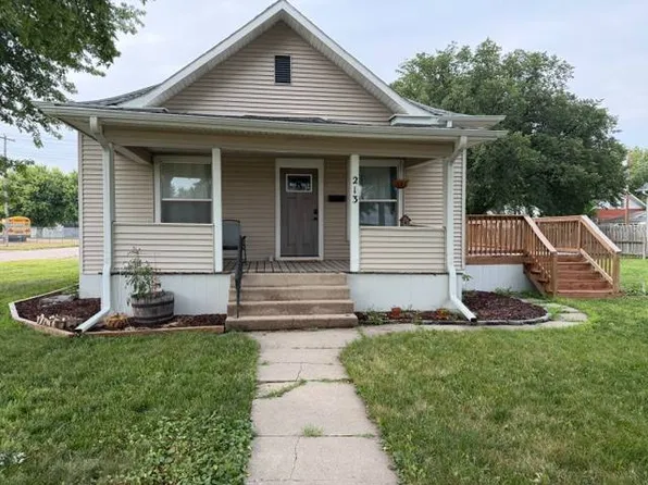 213 M St, Aurora, NE 68818