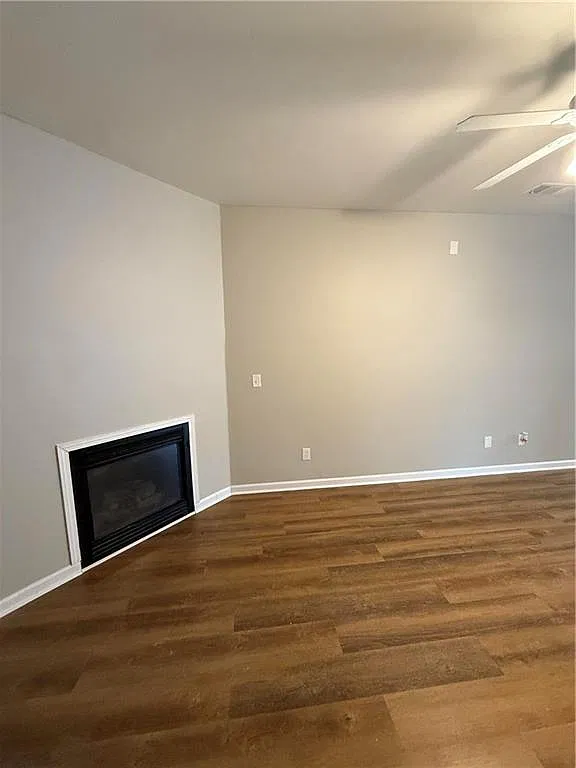 4 bed, 2.5 bath, 1856 sqft, $1,900 — Photo 3