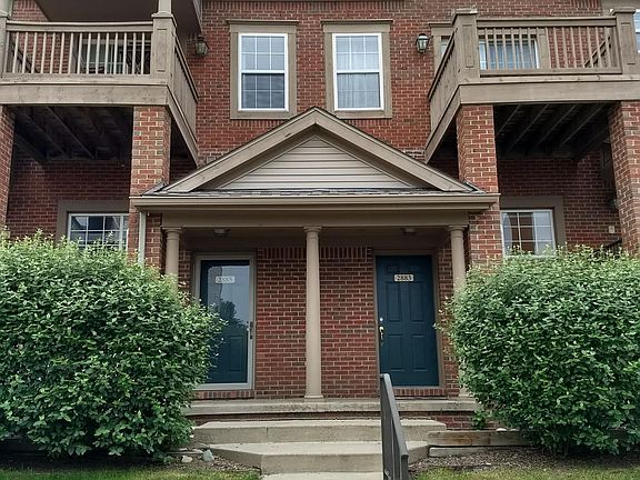 2nd image of 2883 Barclay Way