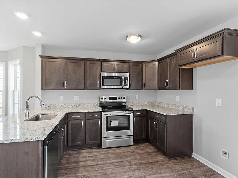 645 Stowe Ct #K — Photo 18