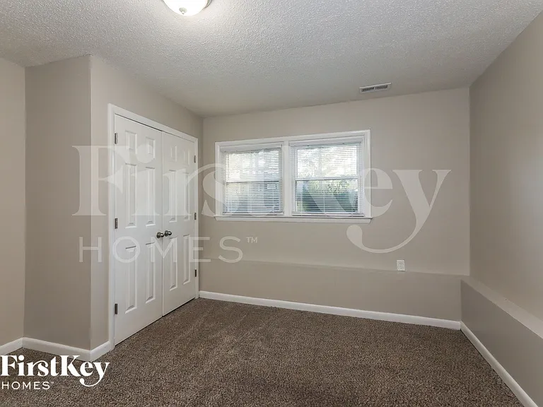 8508 Woodthorn Pl — Photo 11