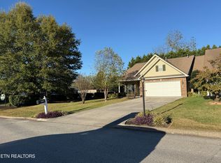 7250 Oakfield Ln, Powell, TN 37849