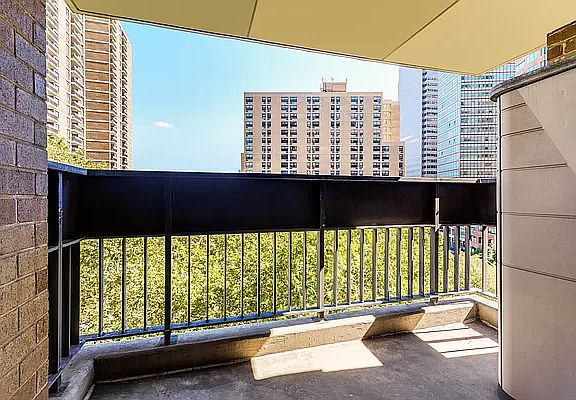 2nd image of 77 Fulton St APT 8D