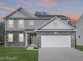 2027 Stillwater Dr, Davison, MI 48423