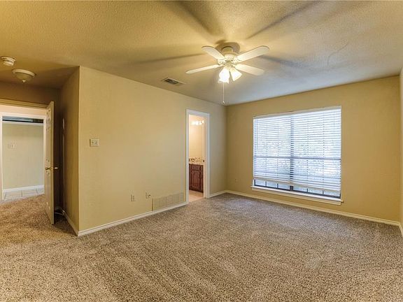 3rd image of 5939 Chimney Wood Cir