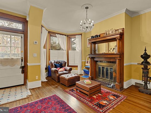 5th image of 543 11th St SE