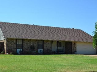 108 Grand Mark Dr, Elk City, OK 73644
