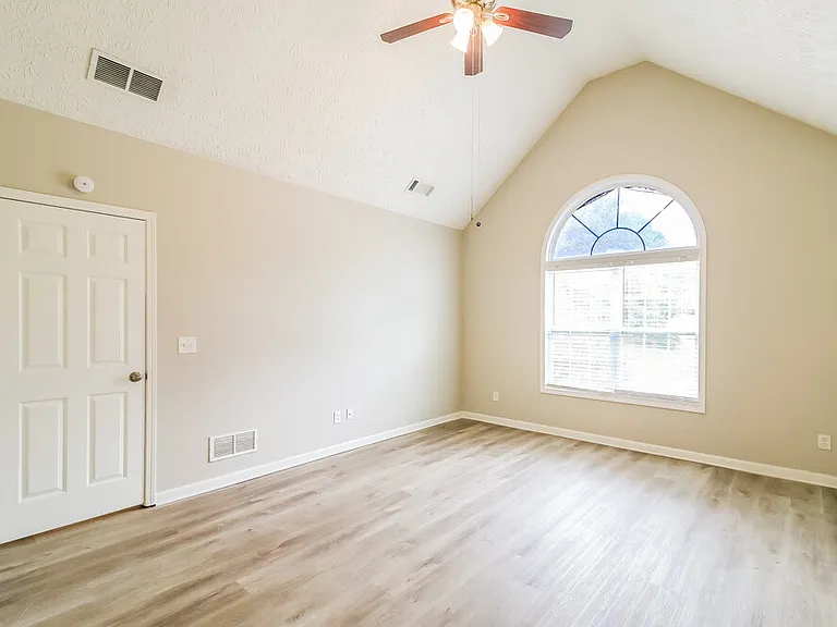 215 Trelawney Pl — Photo 11