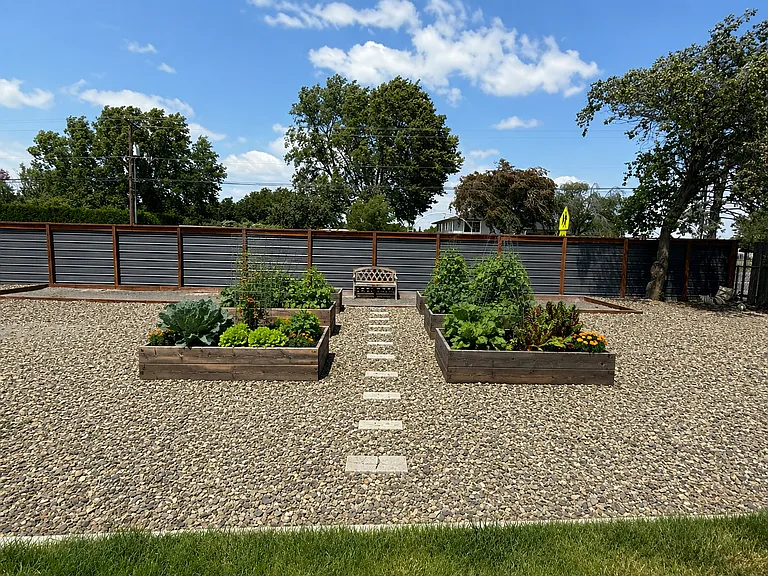 704 W 45th Pl — Photo 17