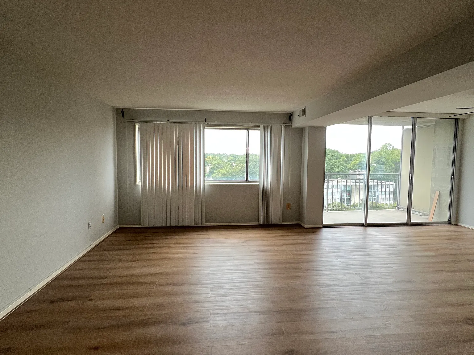 2 bed, 1111 sqft, $1,800 — Photo 3