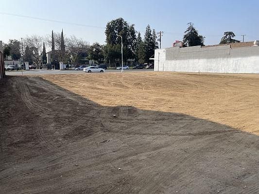 2nd image of 4313 E Tulare St