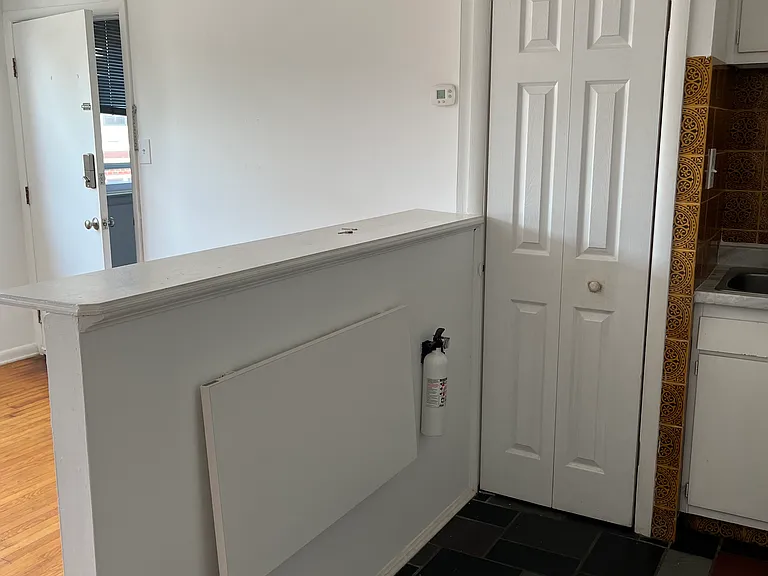 409 Naomi St #1 — Photo 7