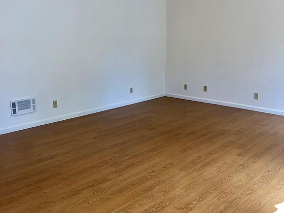 5th image of 1422 Floribunda Ave APT 3