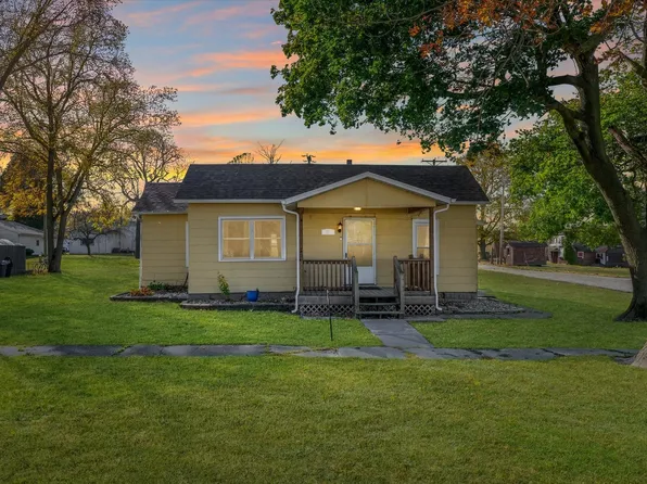 115 W Columbus St, Sibley, IL 61773