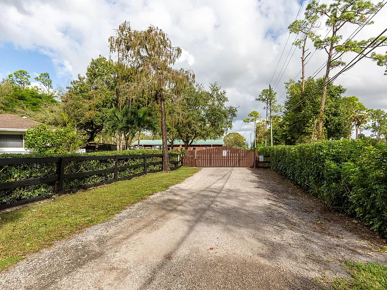 13529 E Citrus Dr — Photo 19