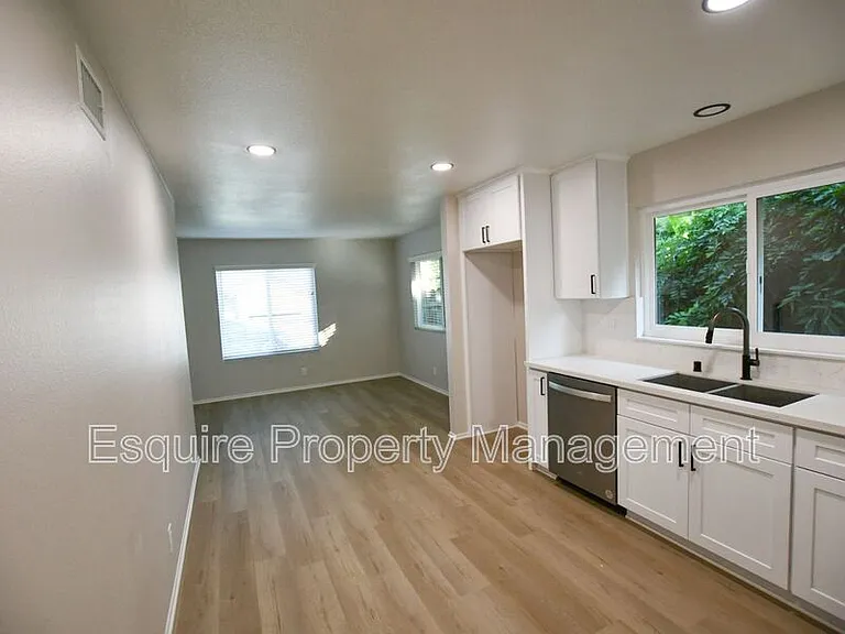 6129 Calle Arena — Photo 7