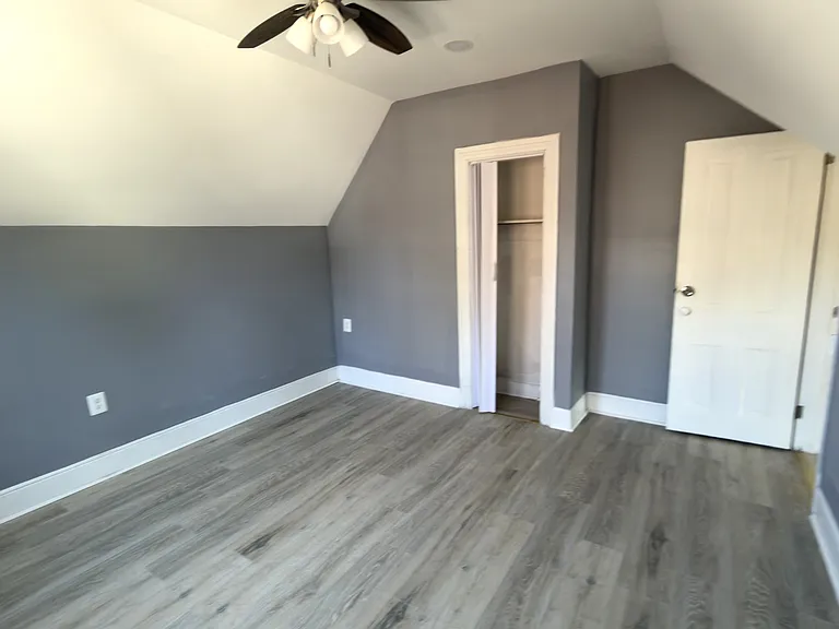 120 N Evans St — Photo 14