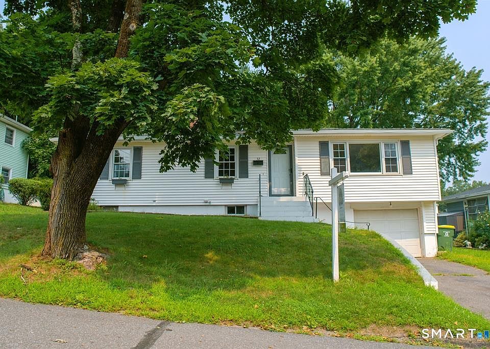 1st image of 32 Kaynor Drive