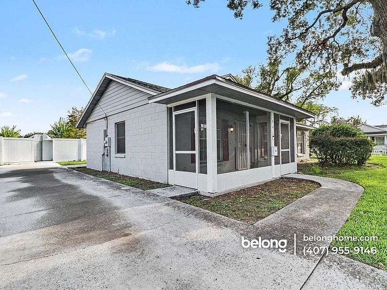 540 W Comstock Ave — Photo 17