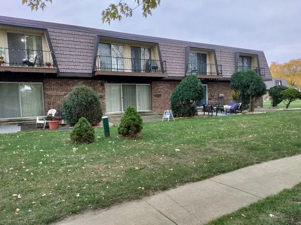 24 Cour Madeleine, Palos Hills, IL 60465