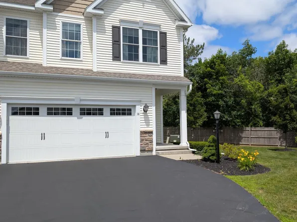 38 Andriana Lane, Albany, NY 12204