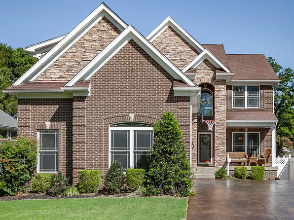 3529 Dayton Ave, Saint Matthews, KY 40207
