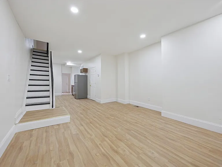 42 N Lindenwood St — Photo 15
