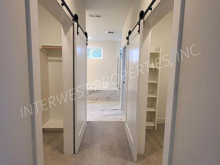 7114 NE 8th Ave — Photo 24