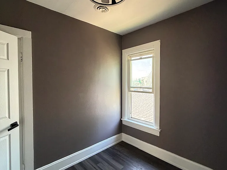 2055 Douglas Ave — Photo 7