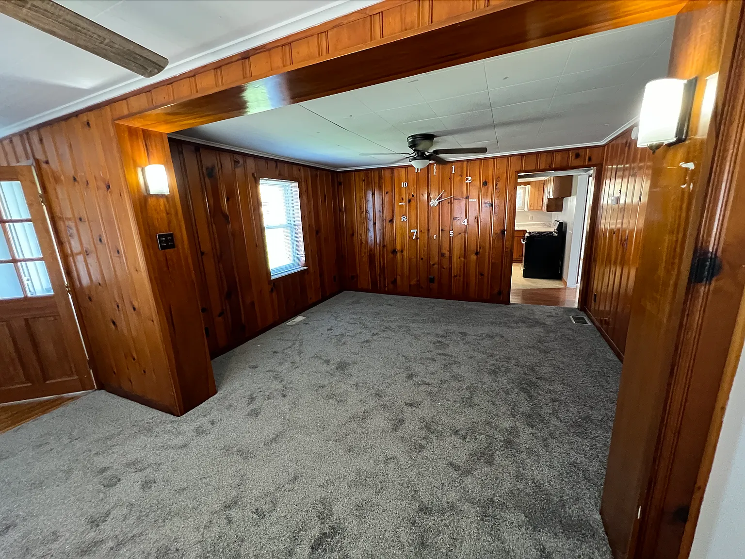 2 bed, 2000 sqft, $1,500 — Photo 1