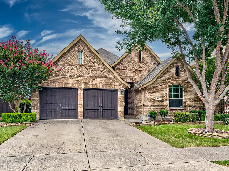 8272 Haltered Horse Ln