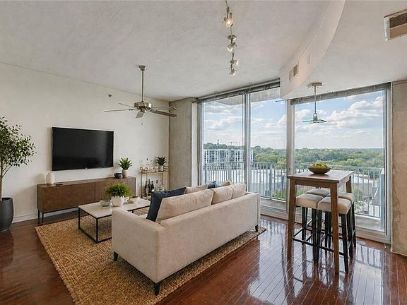 4th image of 361 17th St #1120