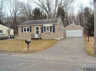 37 Mary Hadge Dr, Schenectady, NY 12309