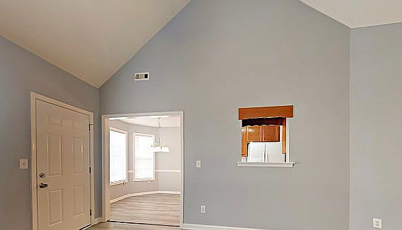 4th image of 604 Waterford Ln