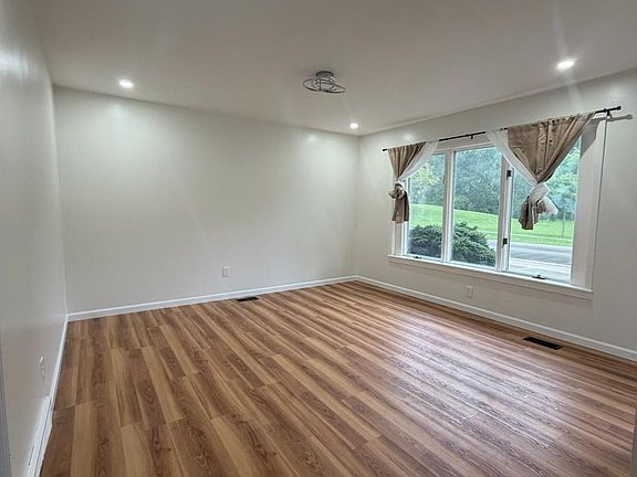 5th image of 5348 Winshall Dr