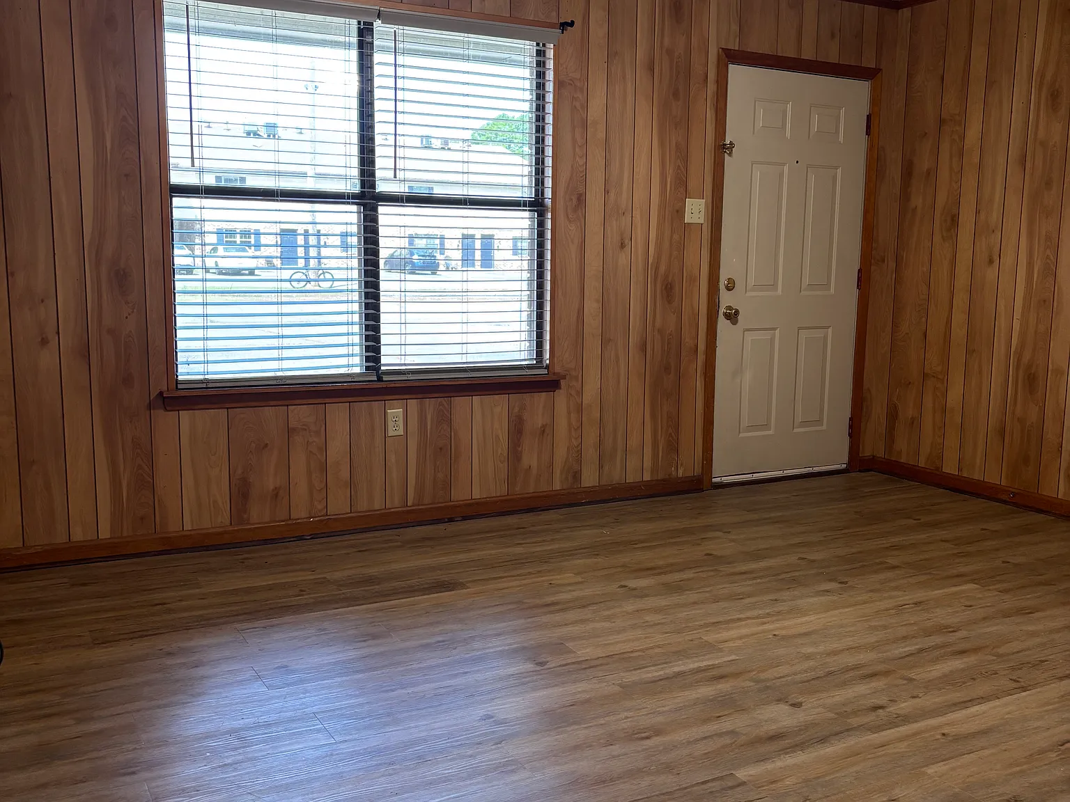 2 bed, 896 sqft, $825 — Photo 3