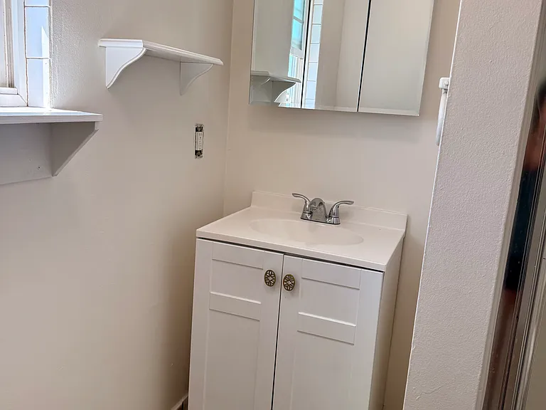 1572 S Ridgeley Dr #1/2 — Photo 13