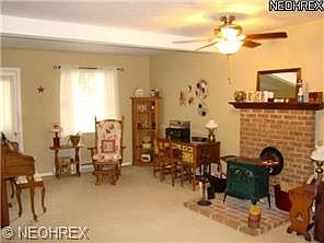 2nd image of 200 S Oval Dr